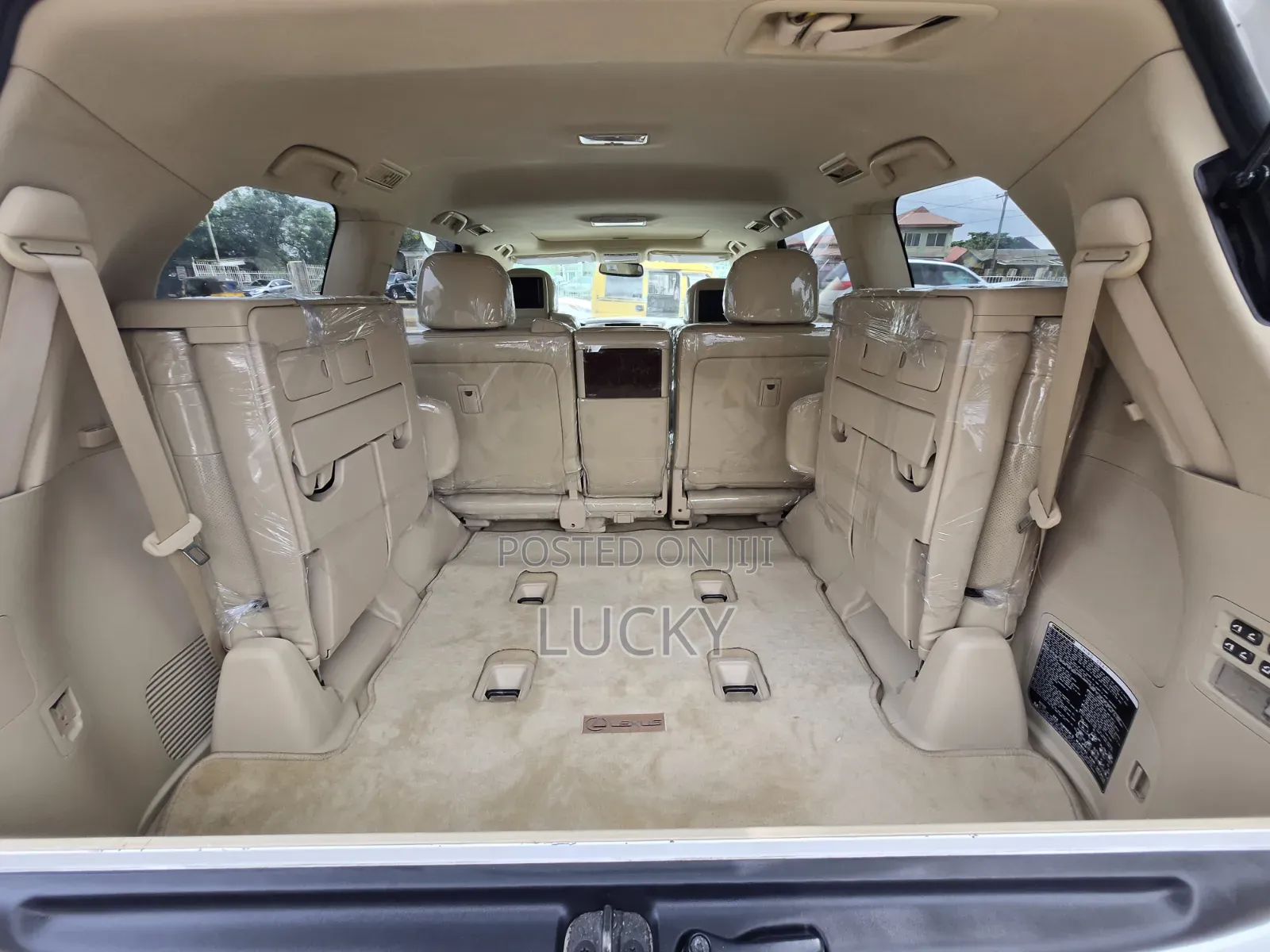 Lexus LX 570 AWD 2013 White