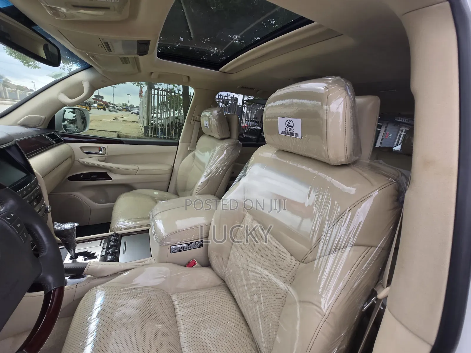 Lexus LX 570 AWD 2013 White