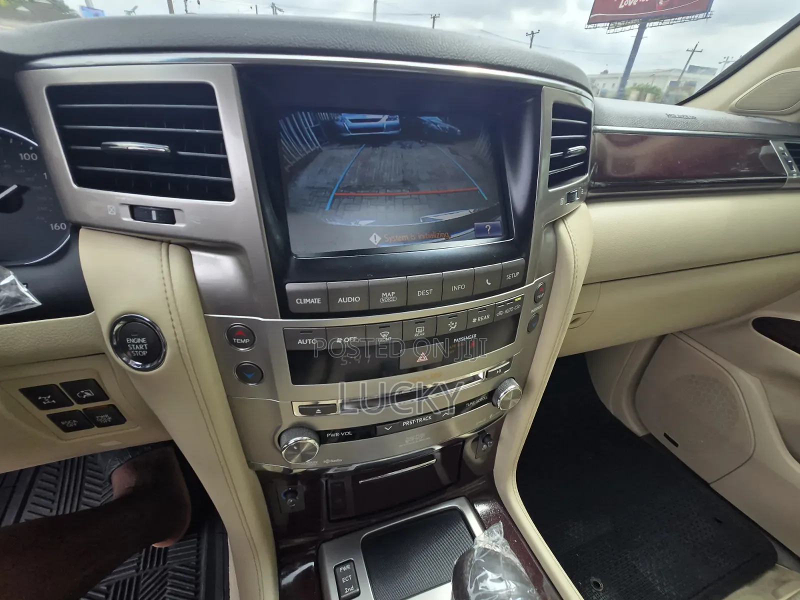 Lexus LX 570 AWD 2013 White