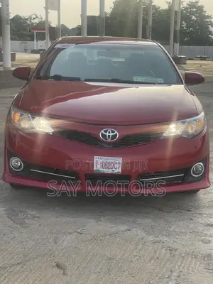 Toyota Camry SE 4dr Sedan (2.5L 4cyl 6A) 2013 Red