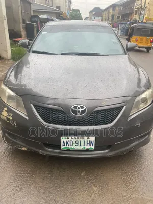 Toyota Camry SE 4dr Sedan (2.4L 4cyl 5A) 2008 Gray
