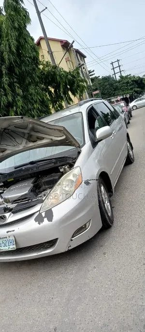 Toyota Sienna 2007 Silver