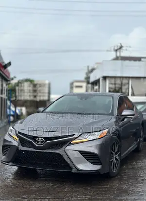 Toyota Camry 2018 Gray