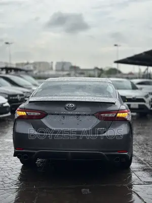Toyota Camry 2018 Gray
