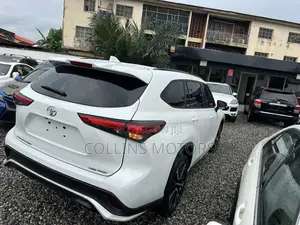 Toyota Highlander 2022 White