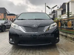 Toyota Sienna 2015 Black