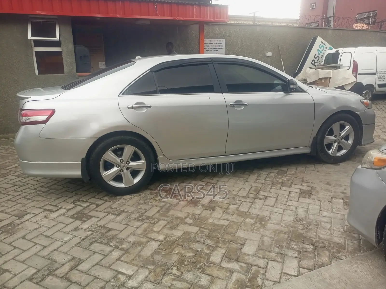Toyota Camry 2011 Silver