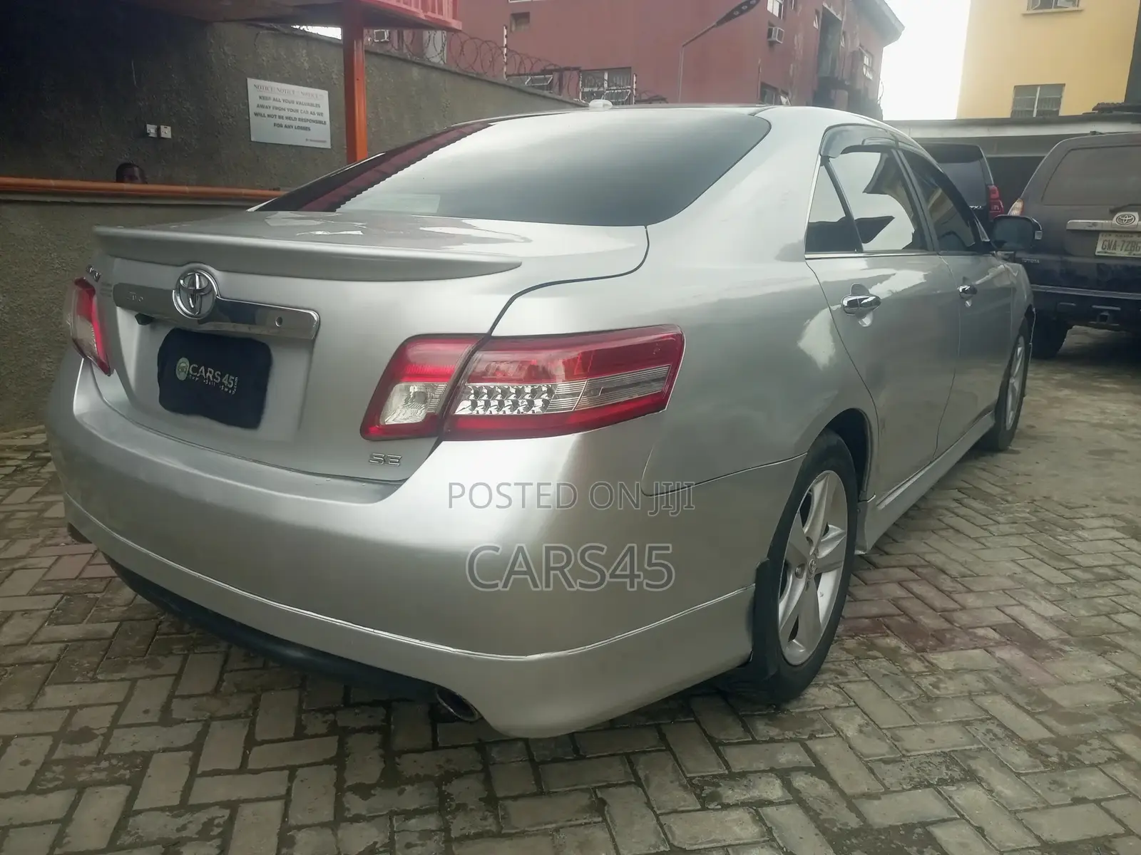 Toyota Camry 2011 Silver