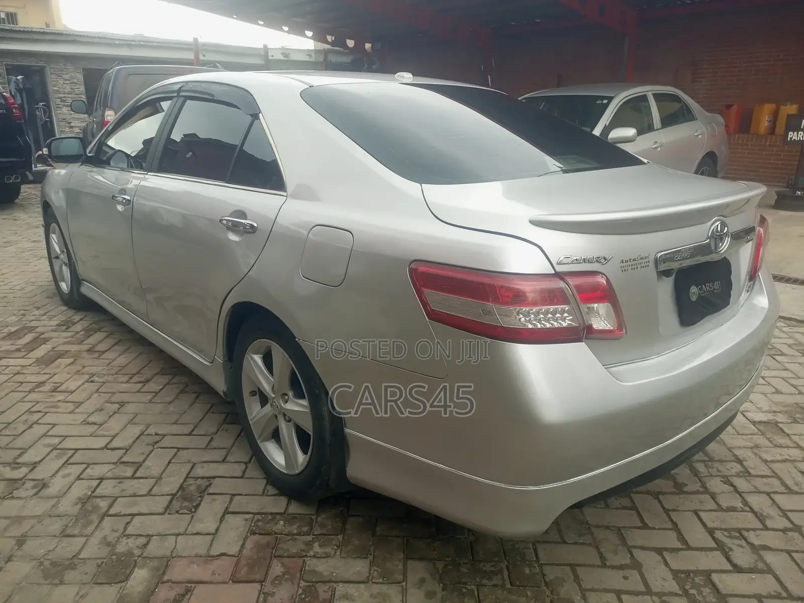Toyota Camry 2011 Silver