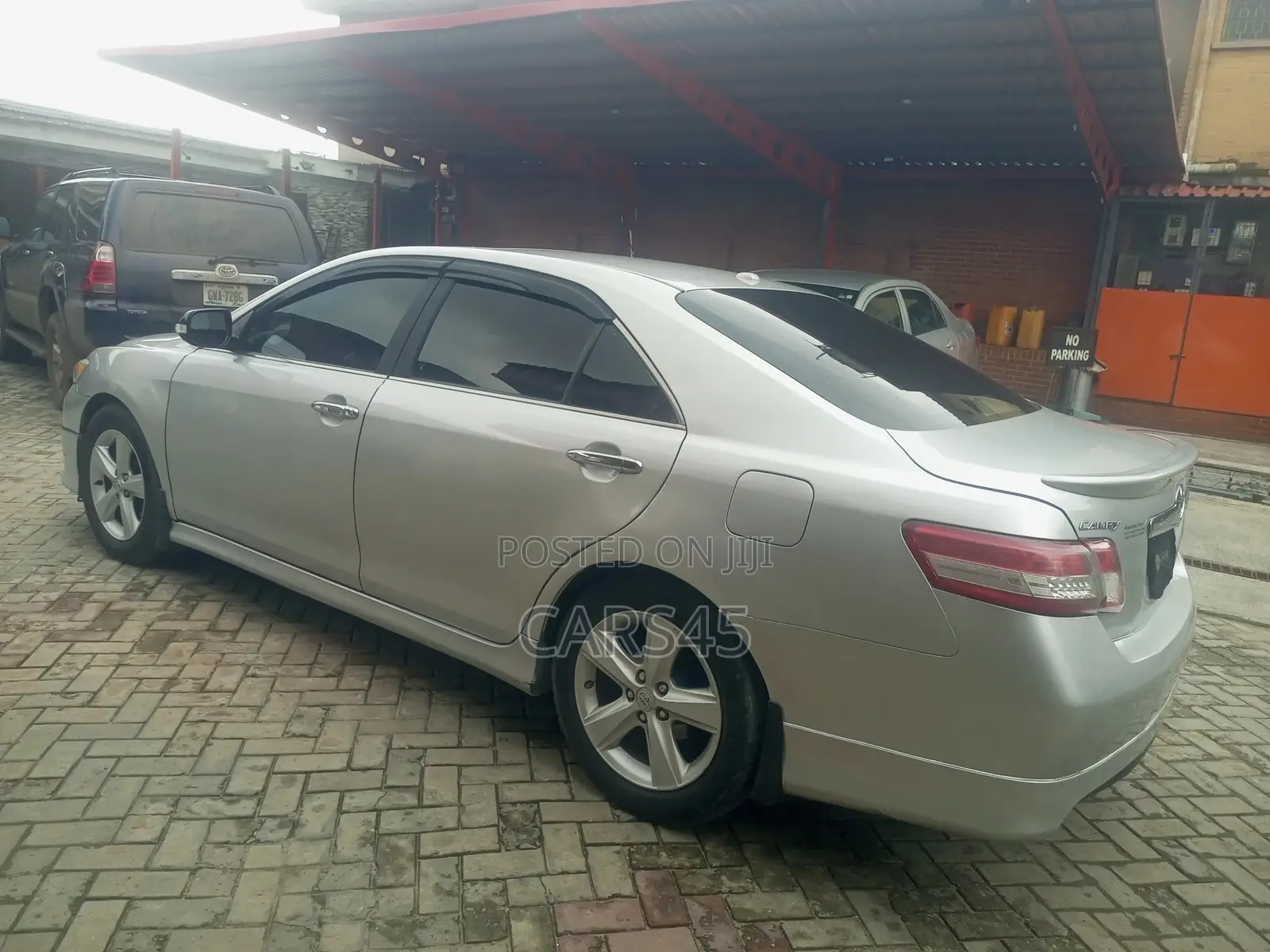 Toyota Camry 2011 Silver