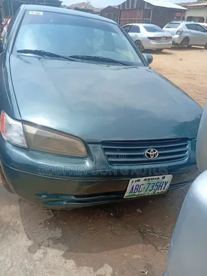 Toyota Camry 2000 Blue