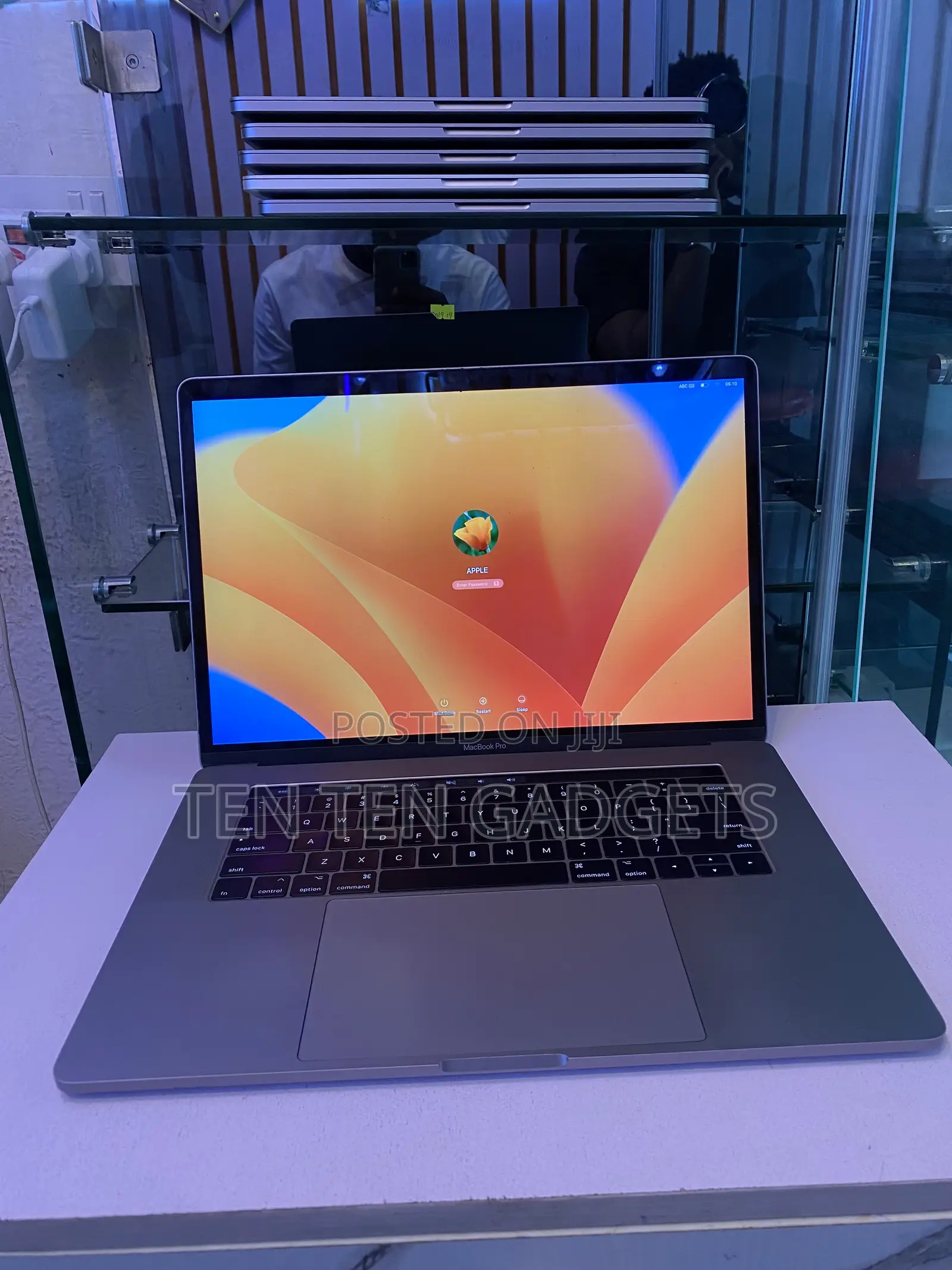Laptop Apple MacBook Pro 2017 16GB Intel Core i7 SSD 512GB