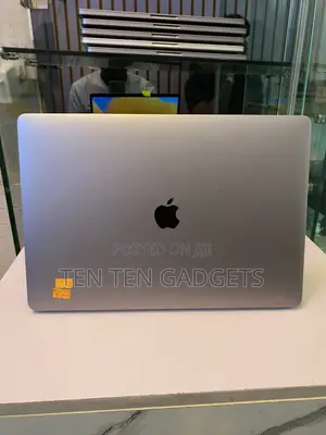 Laptop Apple MacBook Pro 2017 16GB Intel Core i7 SSD 512GB