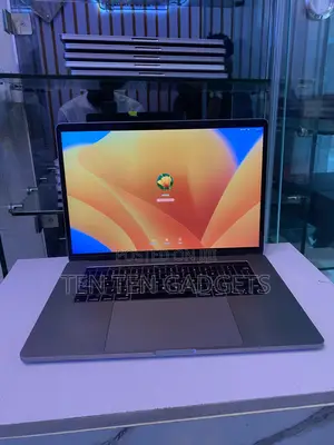 Laptop Apple MacBook Pro 2017 16GB Intel Core i7 SSD 512GB