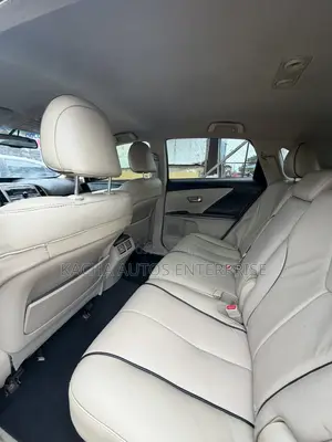 Toyota Venza AWD 2010 Red