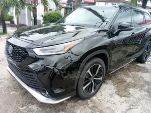 Toyota Highlander XSE 2021 Black