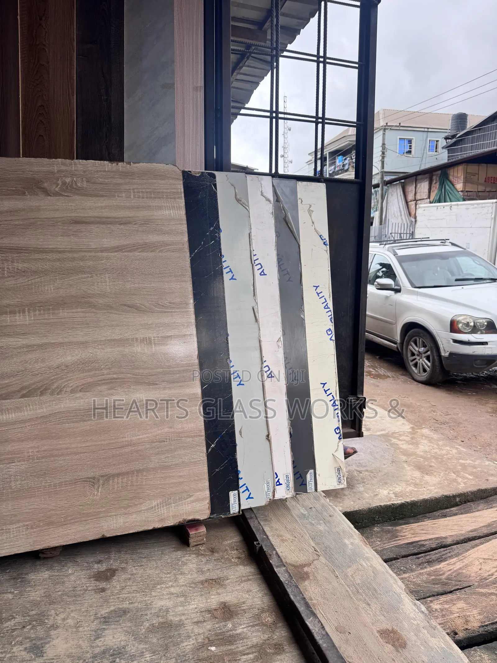 MDF and HDF Highgloss Available in Wholesales and Retails