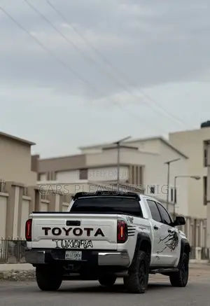 Toyota Tundra 2014 White