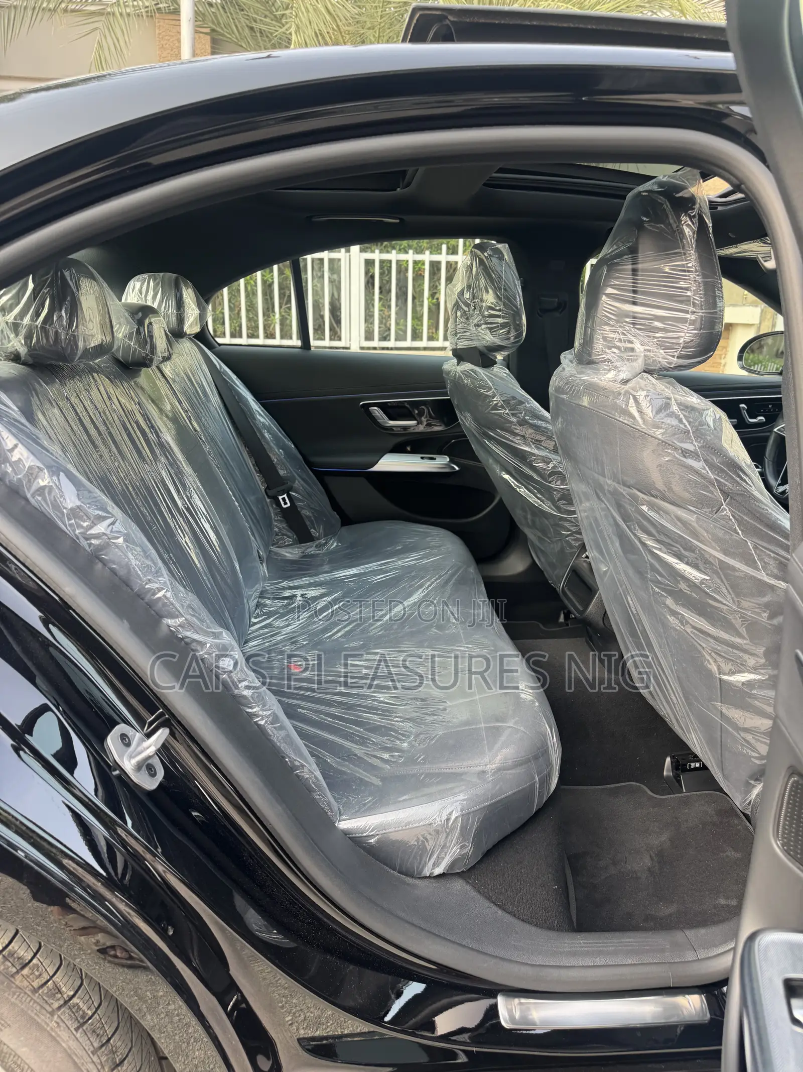 Mercedes-Benz E350 2025 Black
