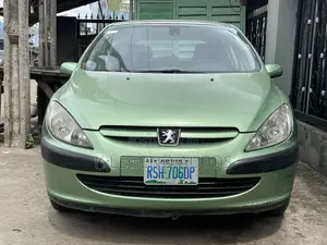 Peugeot 307 2008 Green