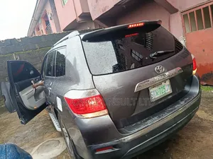 Toyota Highlander 2013 Brown