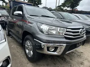 Toyota Hilux 2021 Gray
