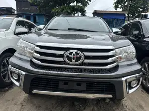 Toyota Hilux 2021 Gray