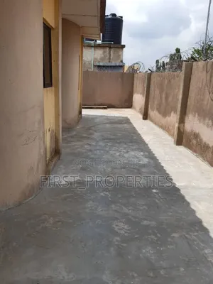 7bdrm Block of Flats in Owode Housing Estate, Ibadan for sale