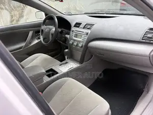 Toyota Camry LE 4dr Sedan (2.4L 4cyl 5A) 2009 White