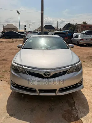 Toyota Camry 2014 Silver