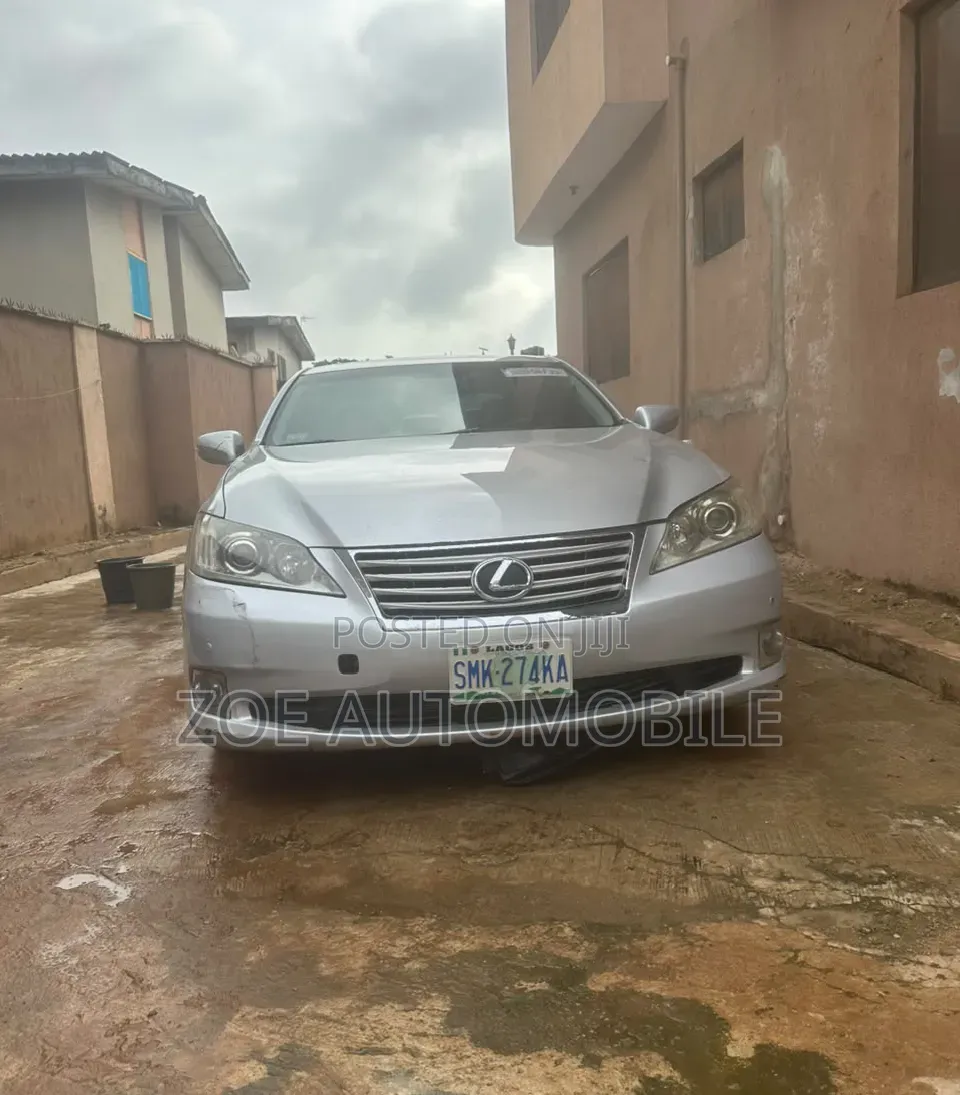 Lexus ES 2012 Silver