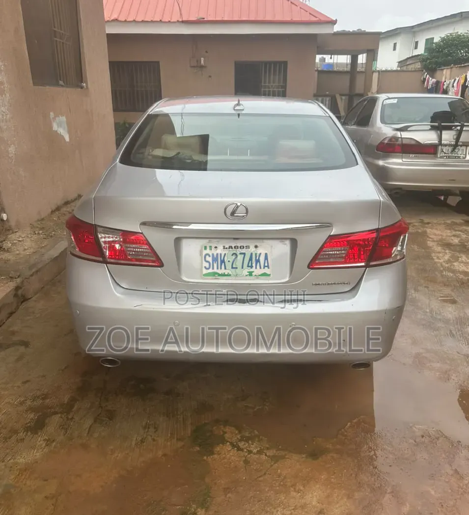 Lexus ES 2012 Silver
