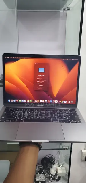 Laptop Apple MacBook Pro 2017 16GB Intel Core i5 SSD 512GB