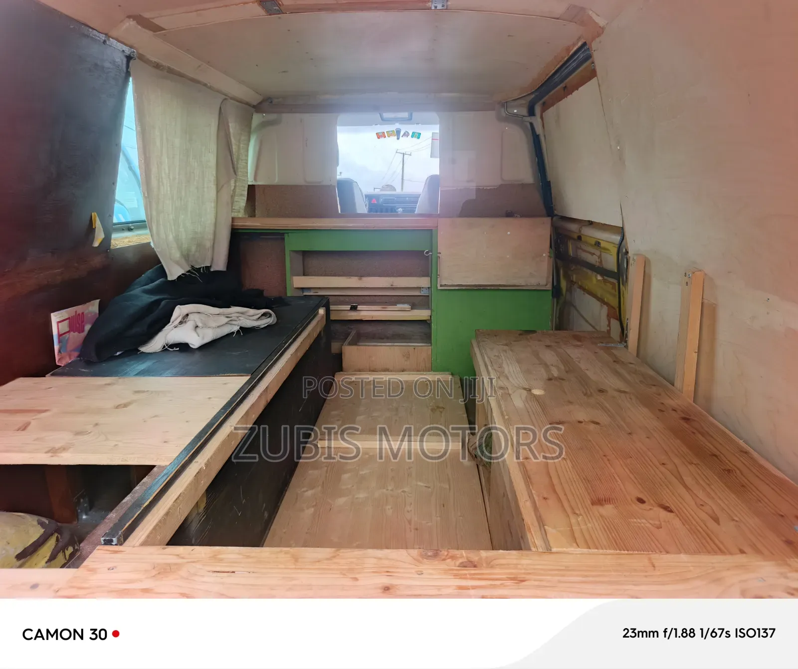 Volkswagen Transporter 2005 Yellow