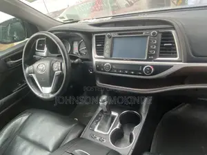 Toyota Highlander Limited 4dr SUV AWD (3.5L 6cyl 6A) 2014 Silver
