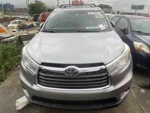 Toyota Highlander Limited 4dr SUV AWD (3.5L 6cyl 6A) 2014 Silver
