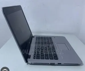 Laptop HP EliteBook 820 G4 8GB Intel Core i7 SSD 256GB