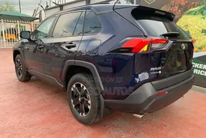 Toyota RAV4 2024 Blue
