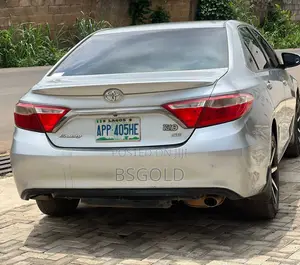 Toyota Camry SE 4dr Sedan (2.5L 4cyl 6A) 2015 Silver