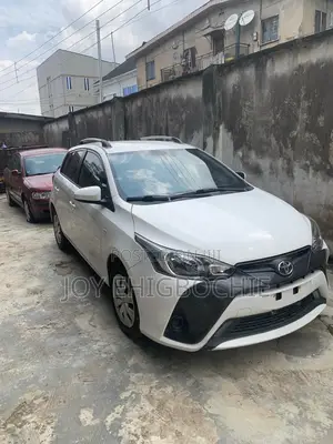 Toyota Yaris L Hatchback 3dr 2017 White
