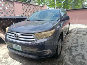 Toyota Highlander Limited 2012 Gray