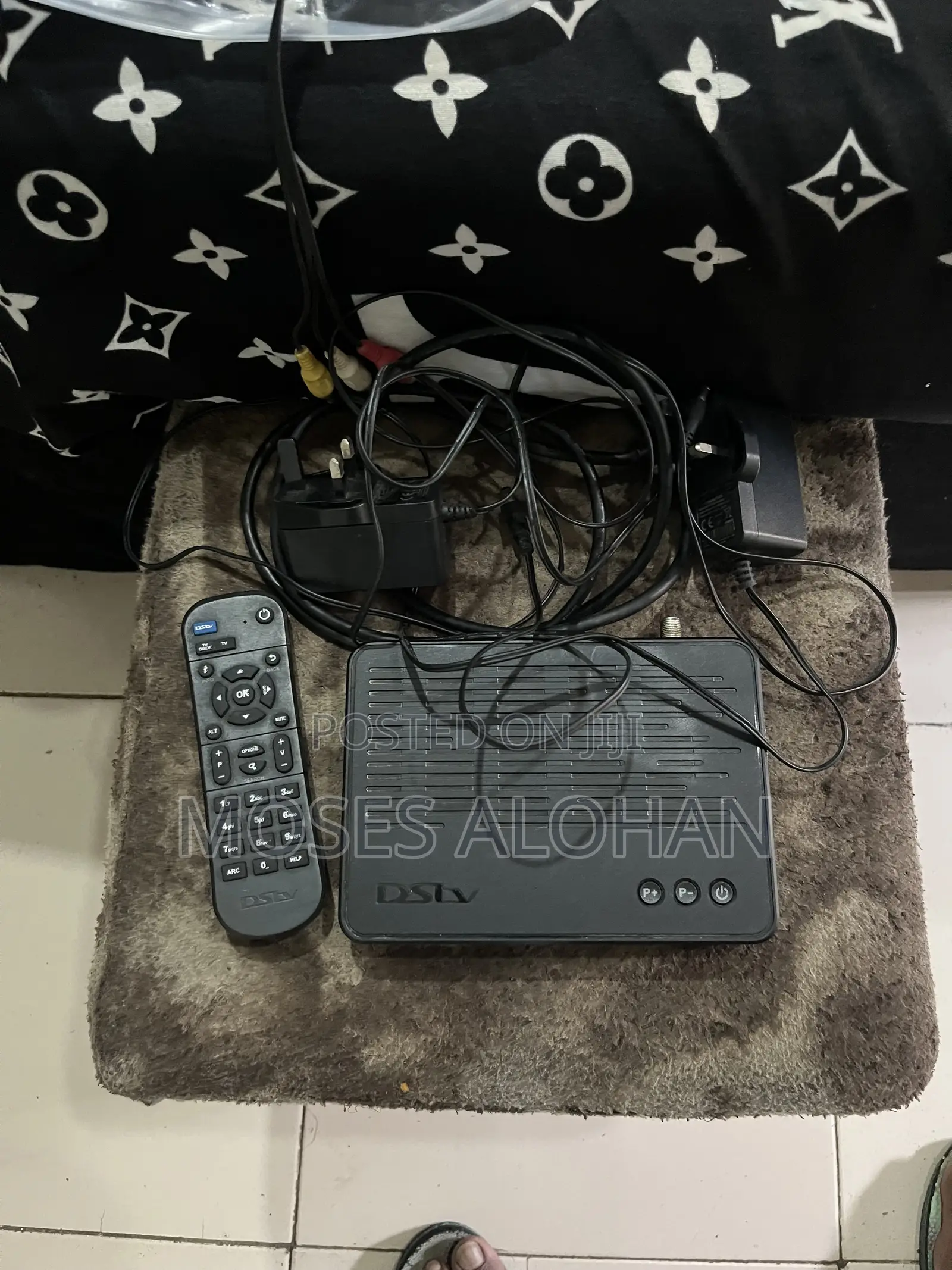 DSTV Decoder With Complete Accessories