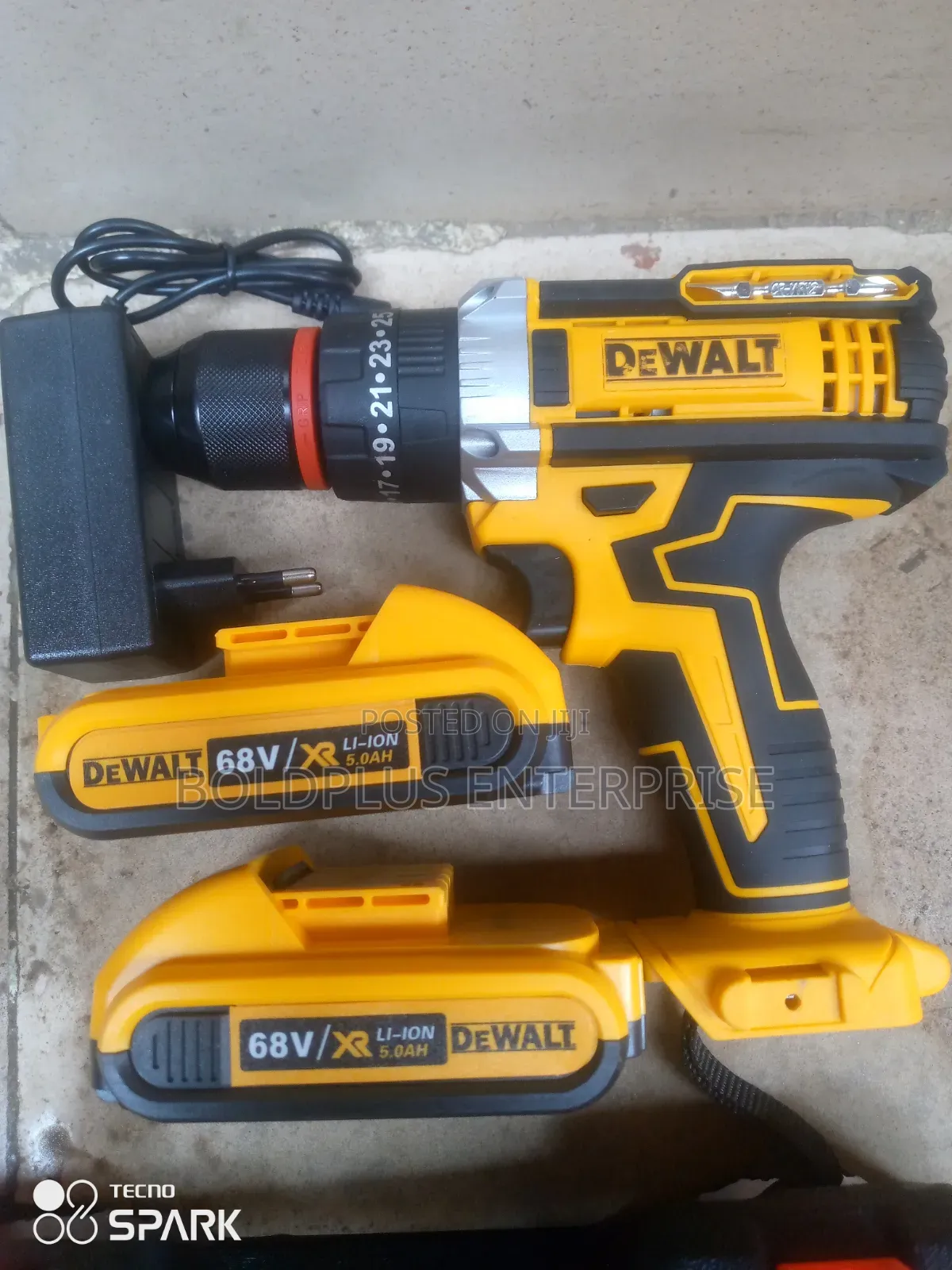Dewalt 68 Volt Screwing Machine