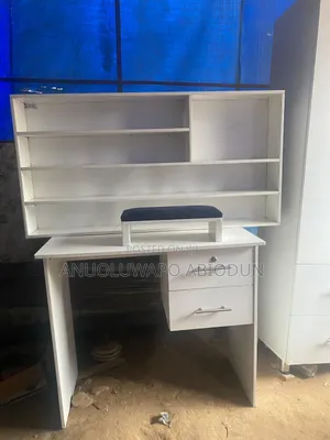 Nail Tech Table, Arm Rest,Shelf