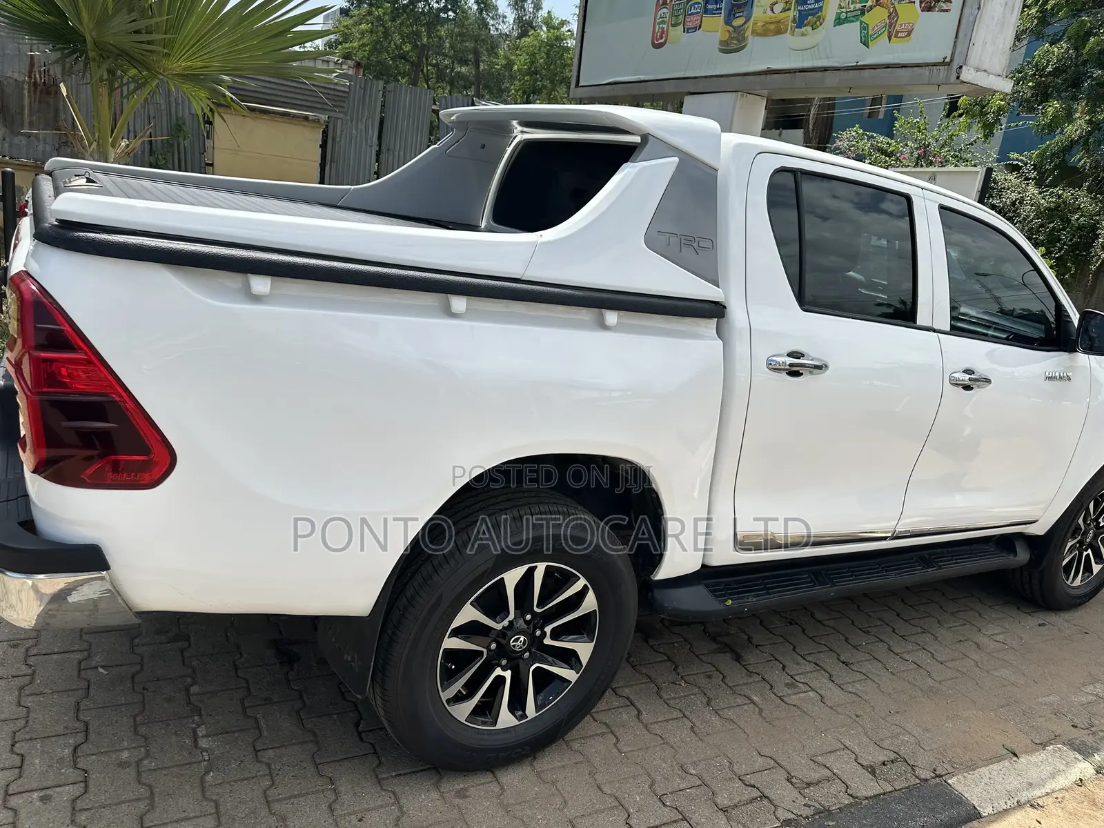 Toyota Hilux SR 4x4 2017 Off white