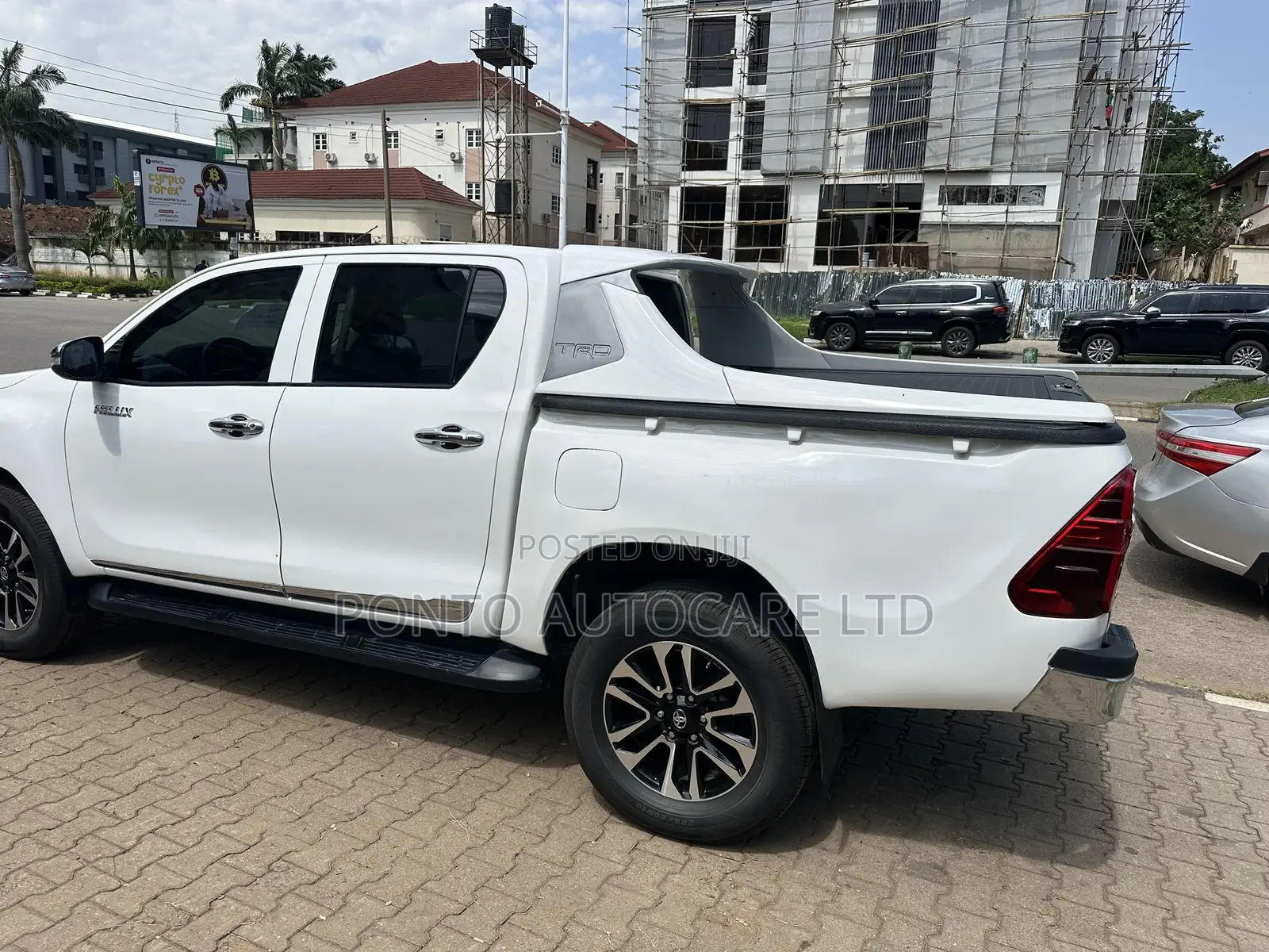 Toyota Hilux SR 4x4 2017 Off white