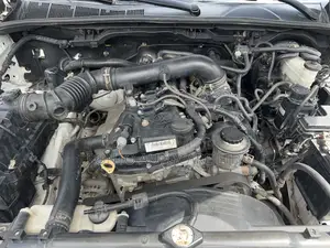 Toyota Hilux SR 4x4 2017 Off white