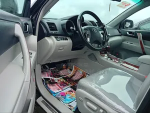 Toyota Highlander 2012 Black