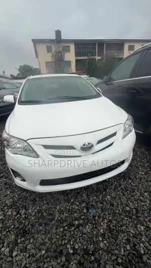Toyota Corolla LE 4dr Sedan (1.8L 4cyl 4A) 2011 White