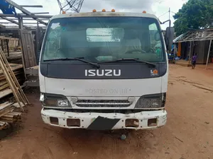Isuzu Npr L8 Efi 2000 White